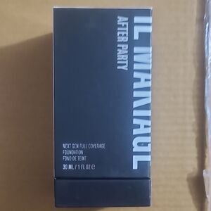 IL MAKIAGE After Party Foundation in Sleek Black